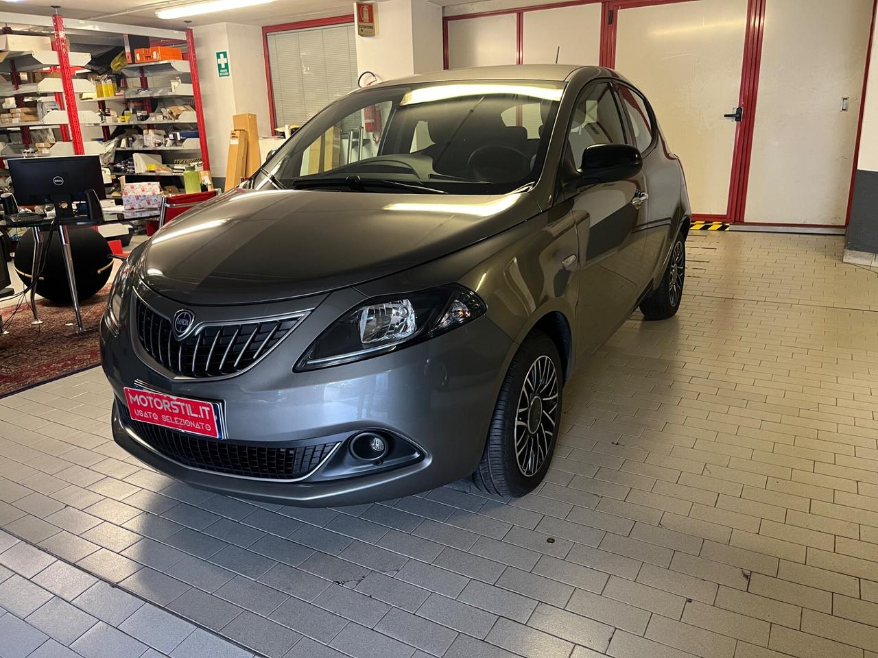 Lancia Ypsilon 1.0 FireFly 5 porte S&S Hybrid Platino