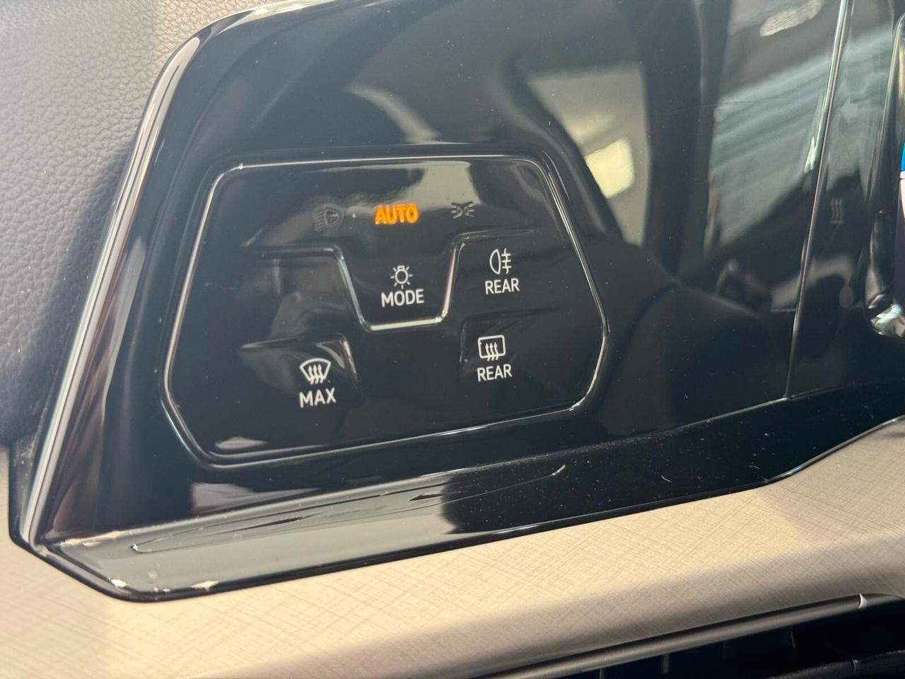 VOLKSWAGEN GOLF 2.0 116 CV UNI PROPIETARIO 2021
