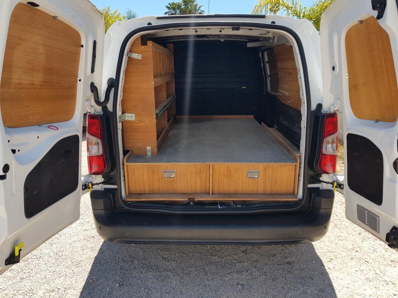 Citroen Berlingo BlueHDi 100 Van XL Club Navy Rcam Sensori a/p