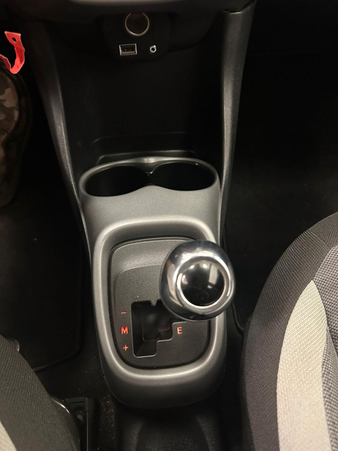 Toyota Aygo Connect 1.0 VVT-i 72 CV 5 porte x-cool CAMBIO AUTOMATICO