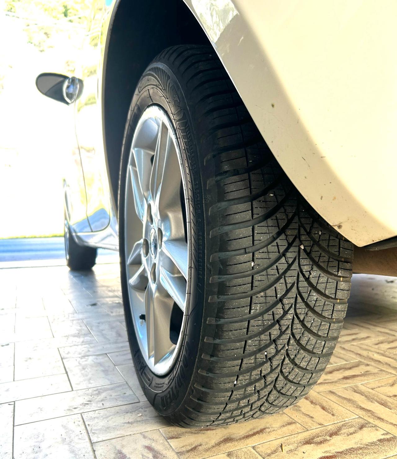 Lancia Ypsilon 5 Porte Ypsilon 1.2 8v Silver s&s 69cv