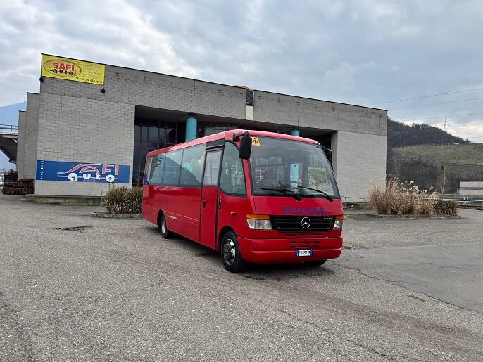 Autobus Scuole Mercedes-Benz V 818D