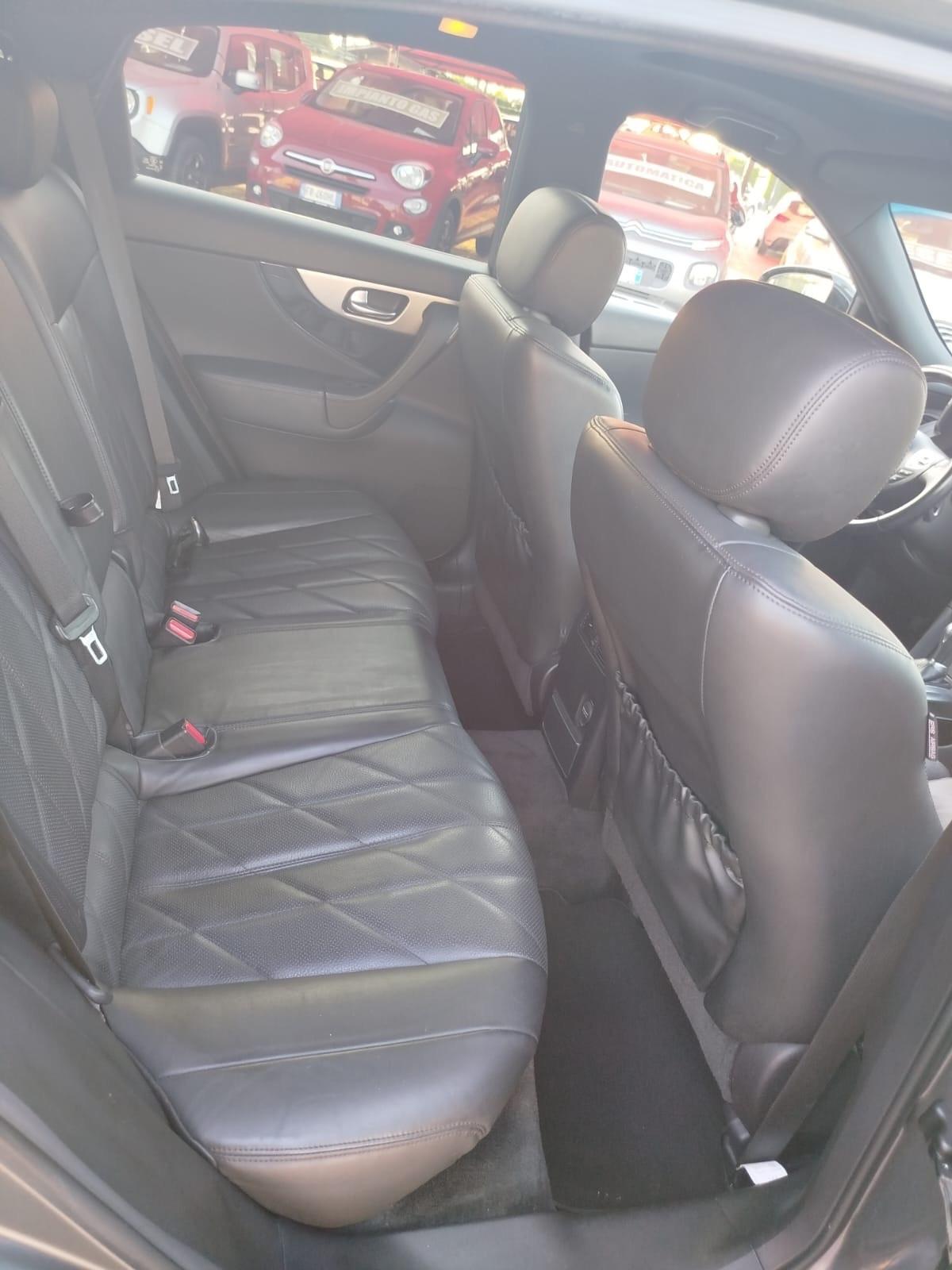 Infiniti QX70 3.0 diesel V6 AT S Premium