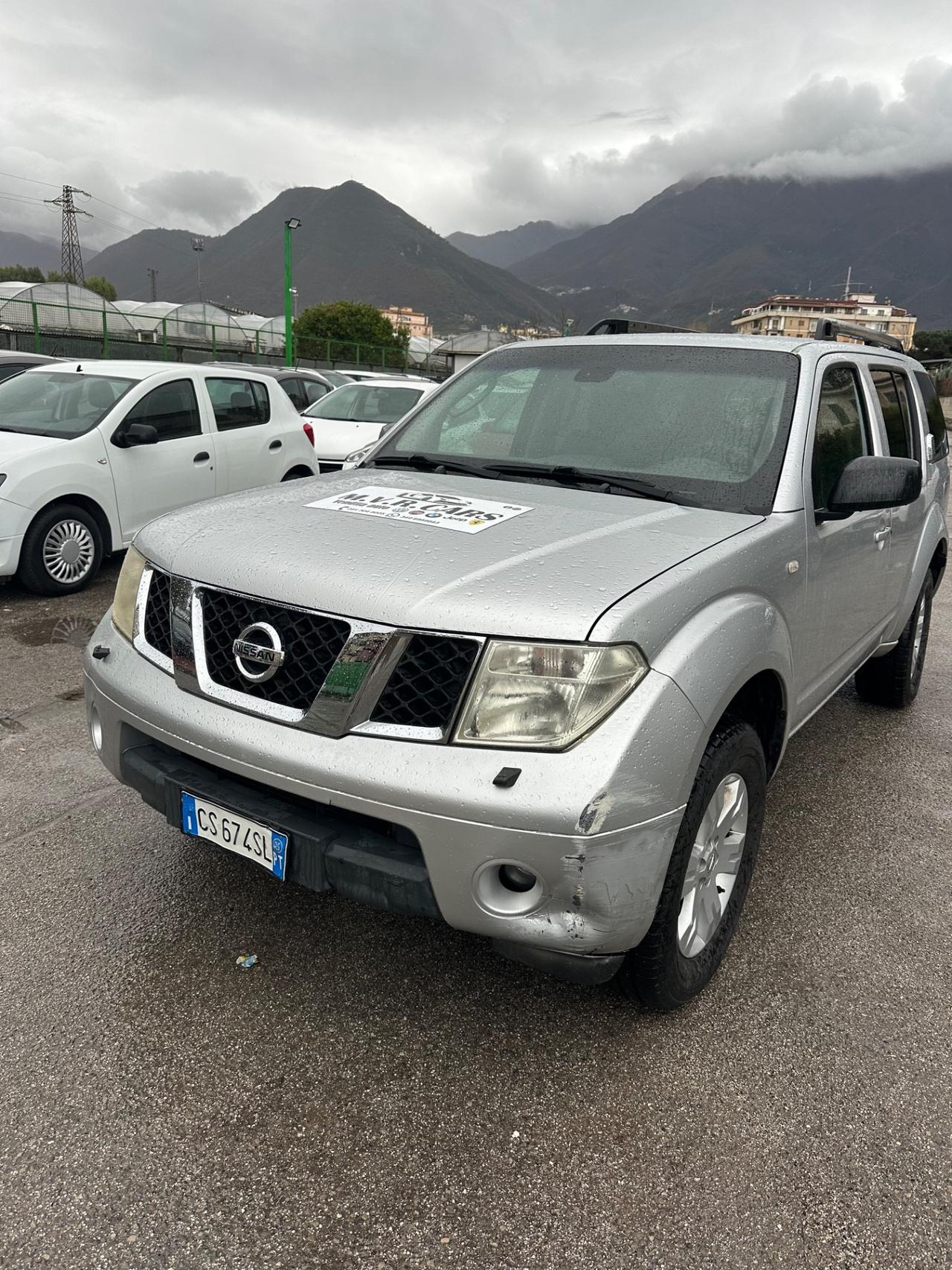 Nissan Pathfinder 2.5 dCi LE