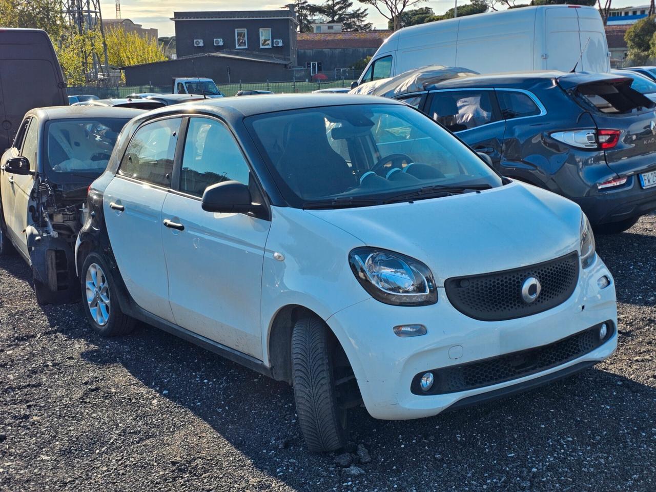 SINISTRATA Smart ForFour 70 1.0 Passion