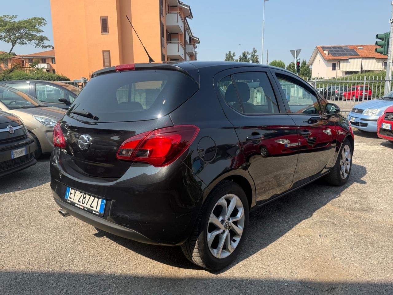 Opel Corsa 1.2 5 porte b-Color