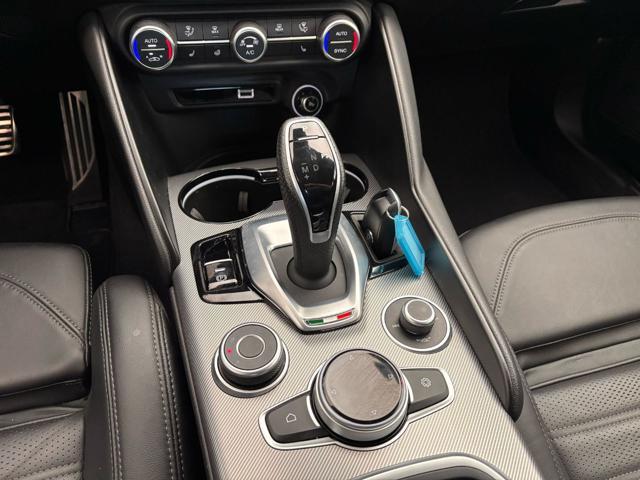 ALFA ROMEO Giulia 2.0 Turbo 280 CV AT8 AWD Q4 Veloce in arrivo