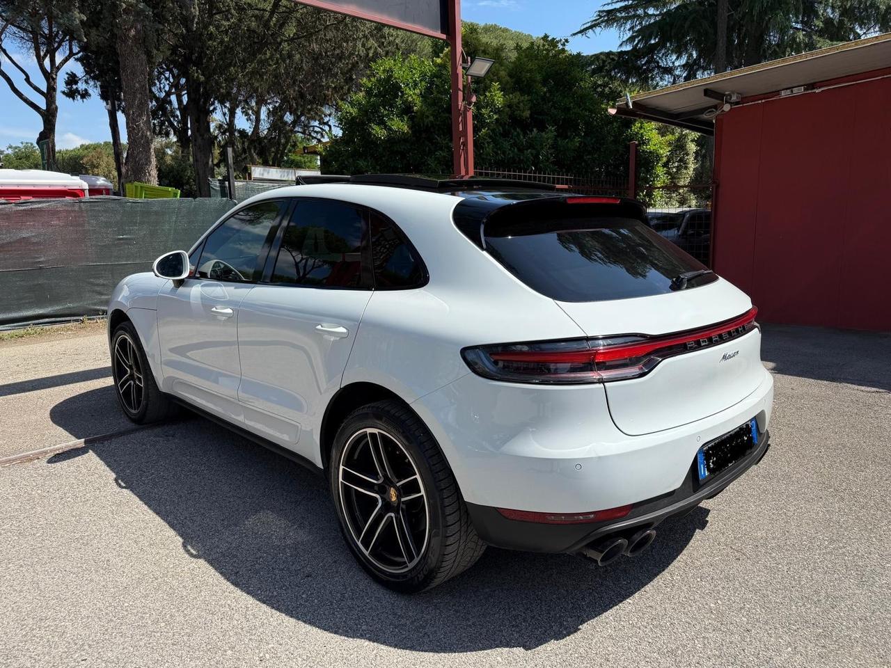 Porsche Macan 2.0 BENZINA 245CV TETTUCCIO NEVI LED SOSPENSIONI PDC PELLE SEDILI ELETTRICI KAMERA