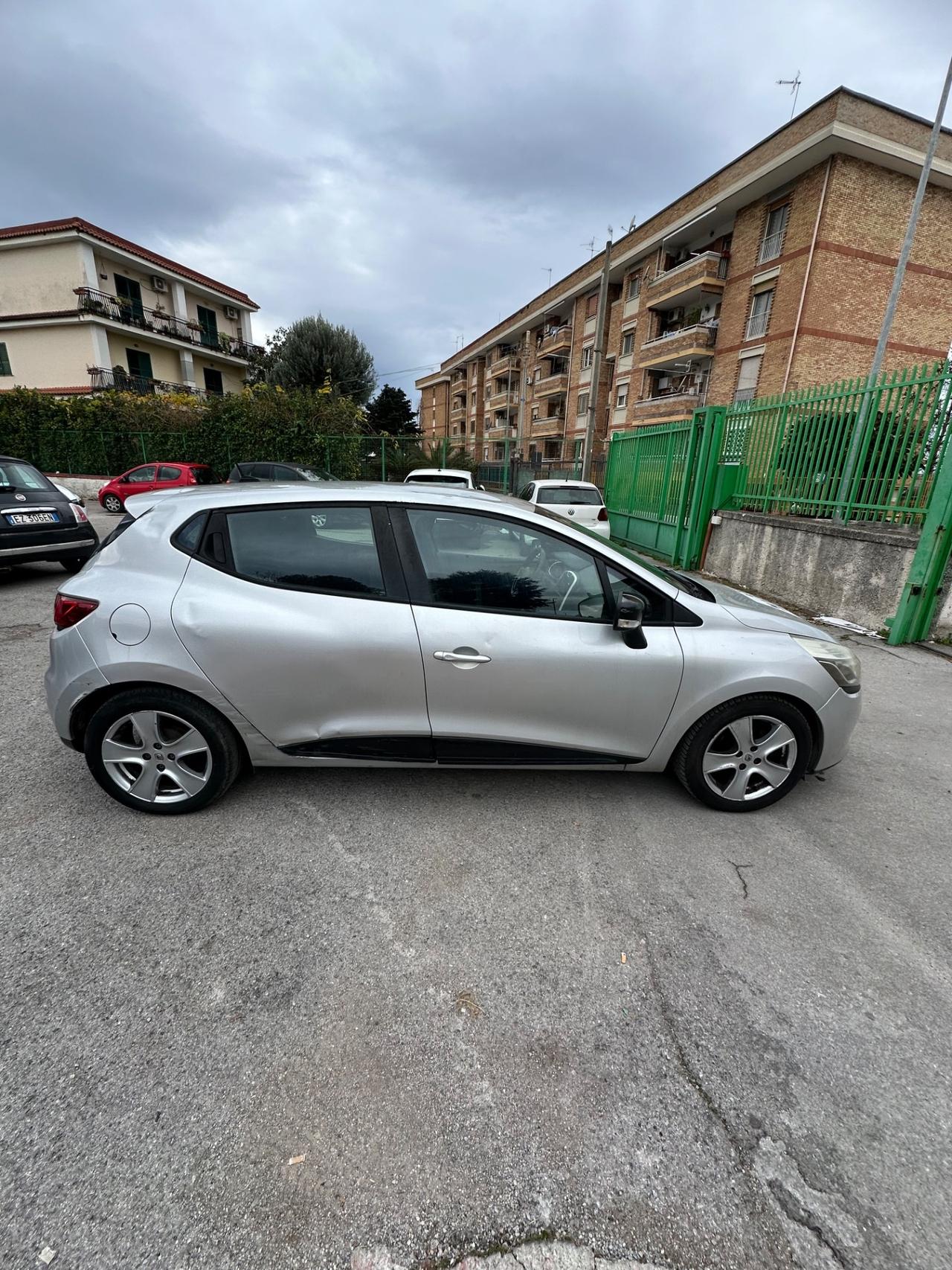 Renault Clio 1.2 16V 5 porte GPL Yahoo!
