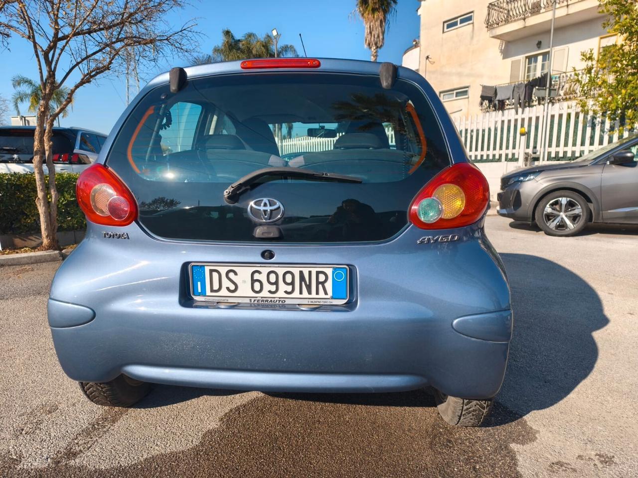 Toyota Aygo 1.0 12V VVT-i 5 porte Sol