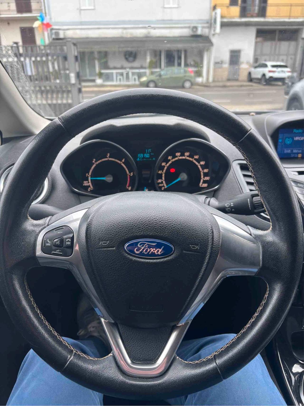 Ford Fiesta 1.5 TDCi 75CV 3 porte Black & White Edition