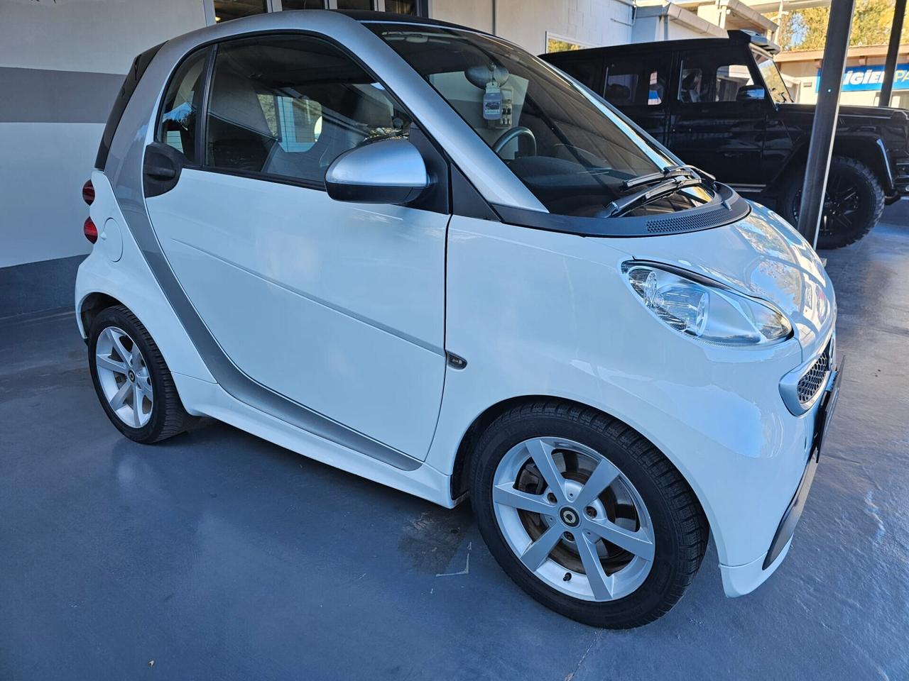 Smart ForTwo 1000 45 kW MHD coupé passion Neopatentati