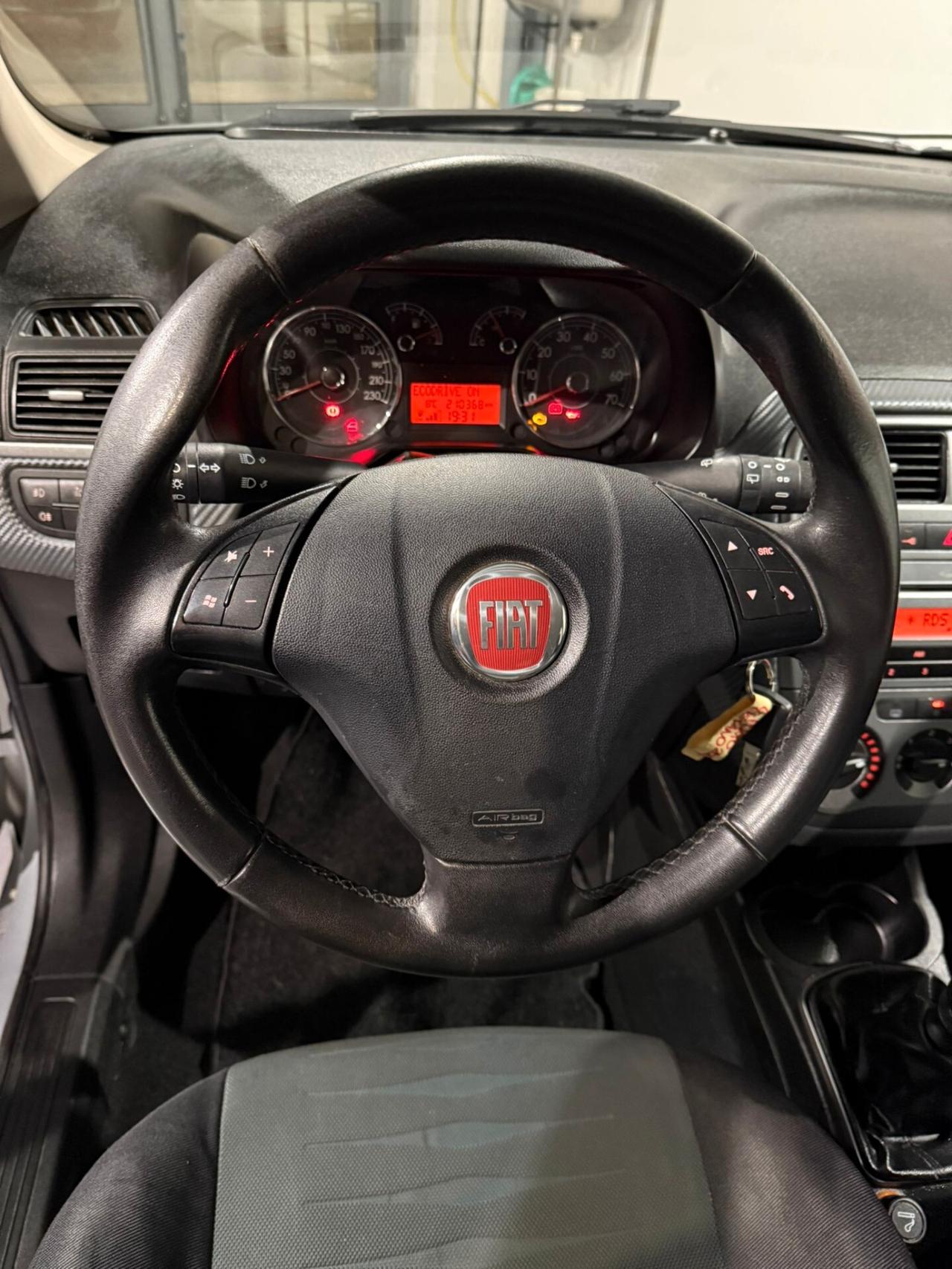 Fiat Grande Punto BENZINA - METANO - NEOPATENTATI