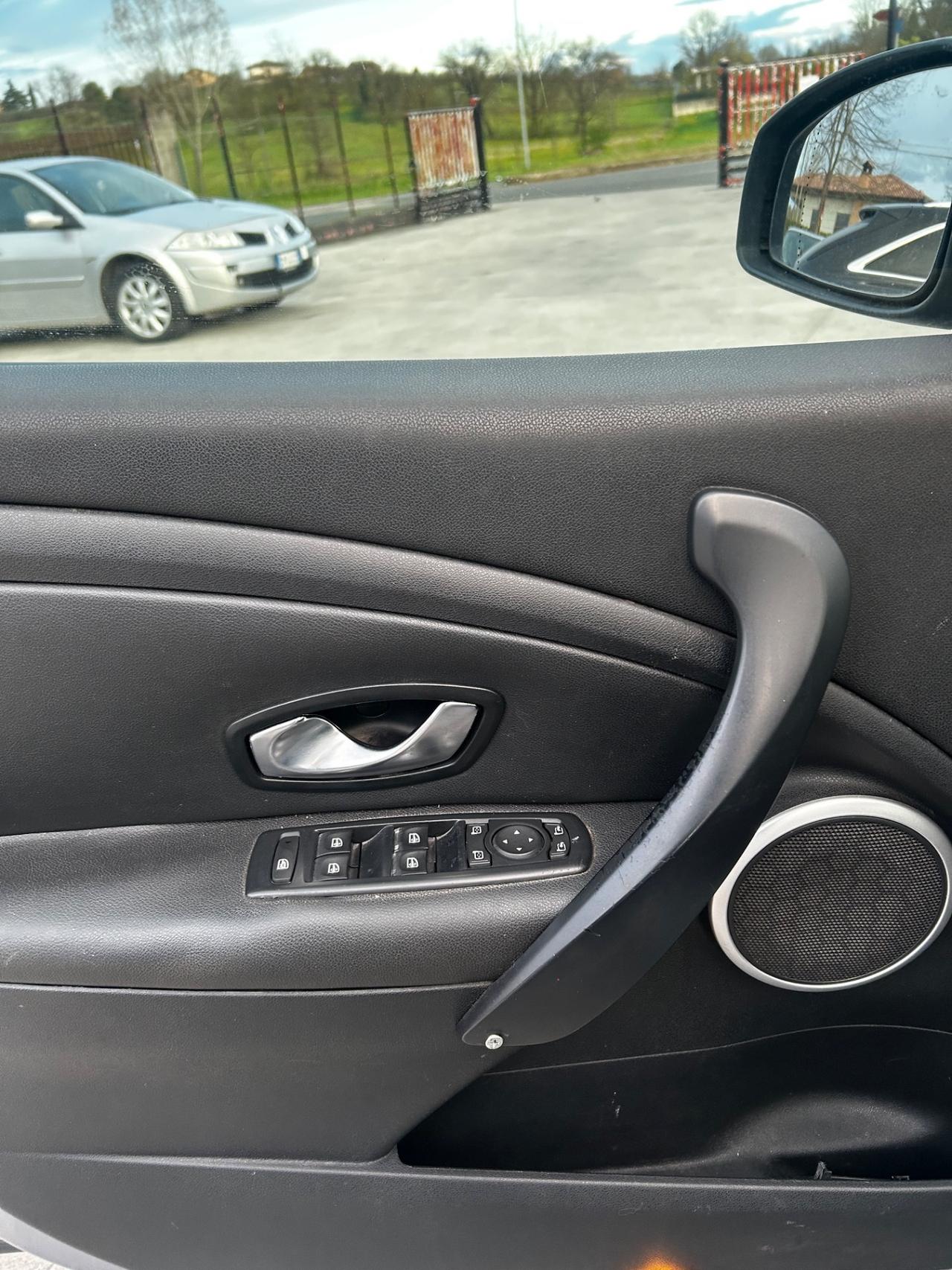 Renault Megane Mégane C-C 1.9 dCi 130CV Luxe