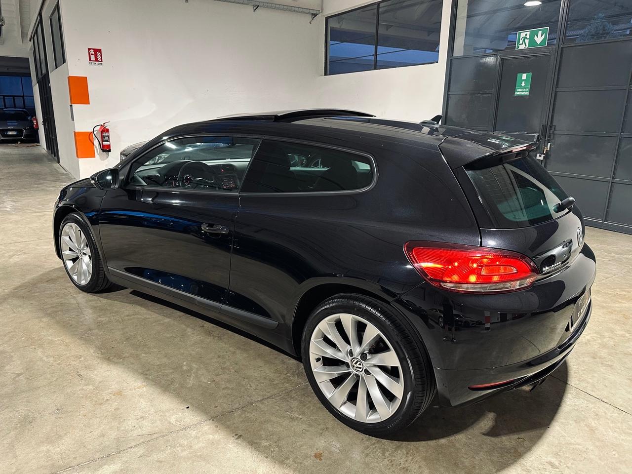 Volkswagen Scirocco 2.0 TDI TETTO-NAVI-UNICOPRIETARIO