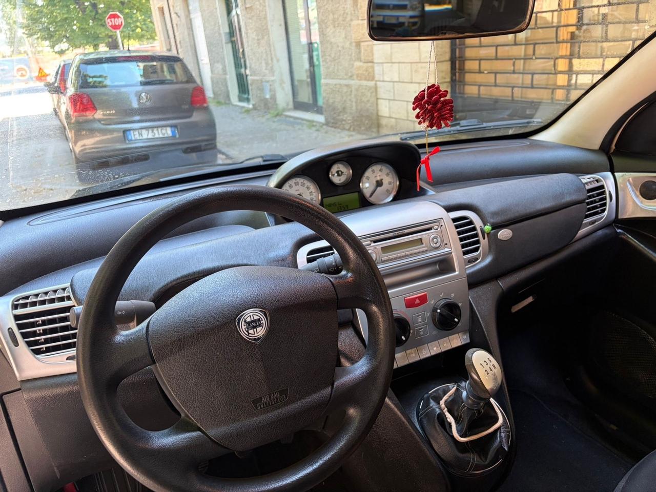 Lancia Ypsilon 1.2 restailng moda Milano