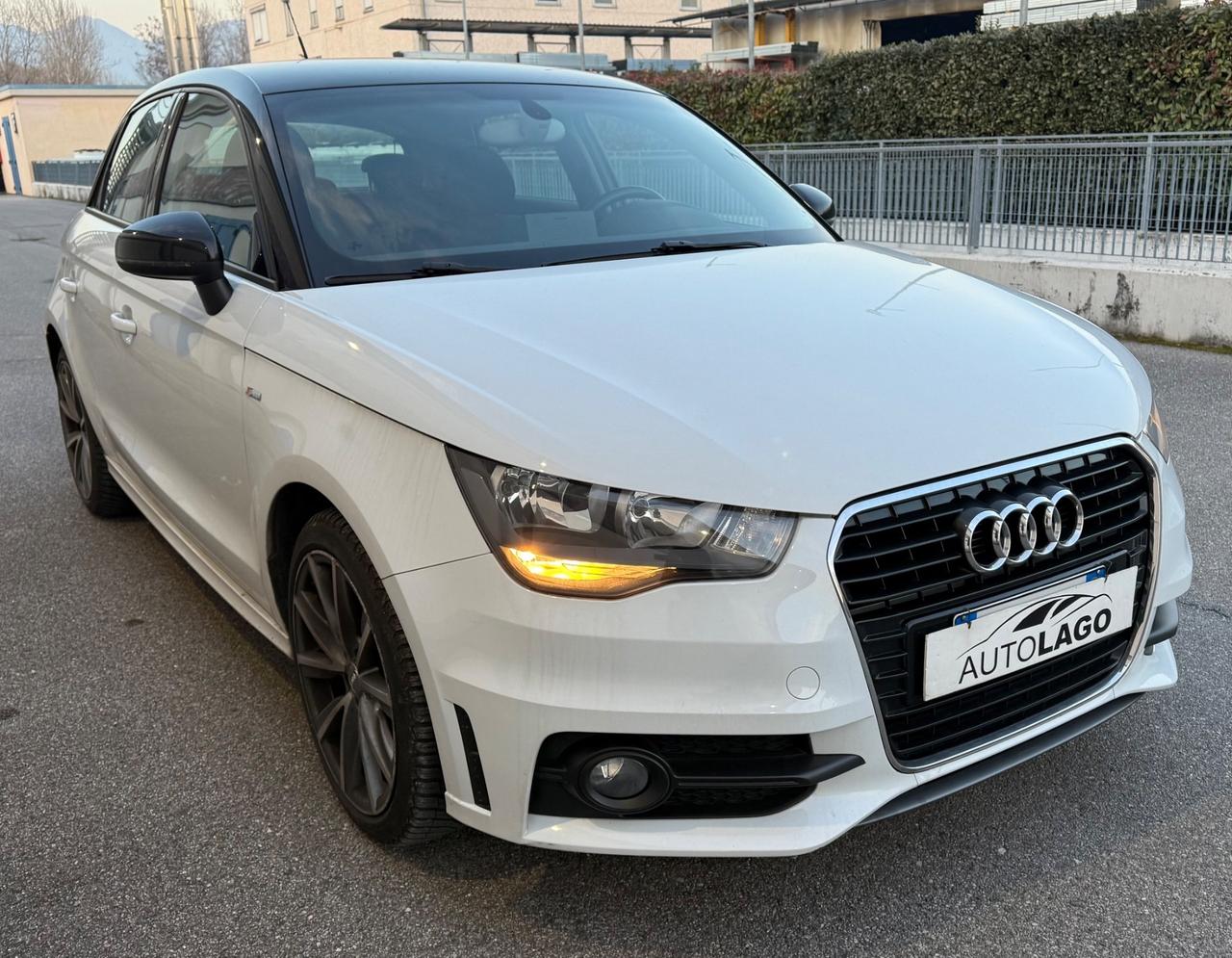 Audi A1 1.2 TFSI S line edition