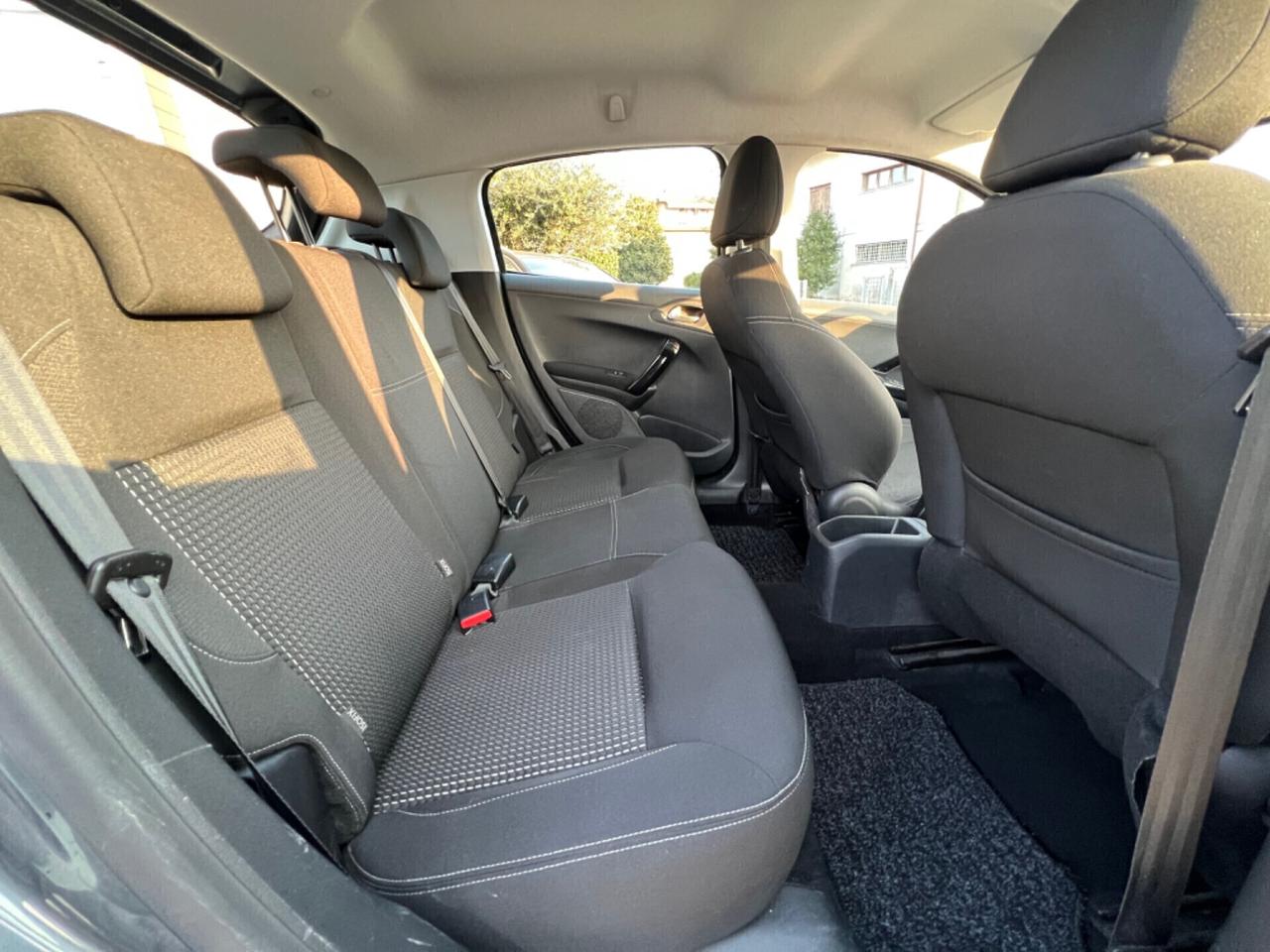 Peugeot 208 1.2 benz. 82 5 porte Allure ok Neopatentati