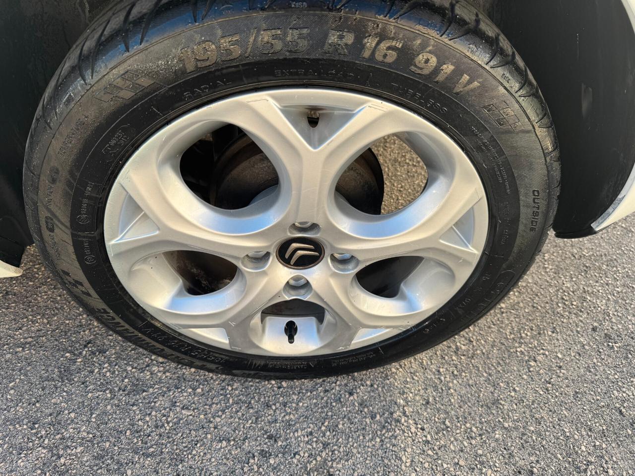 77000KM Citroen C3 1.1 BENZ 2012 TETTO