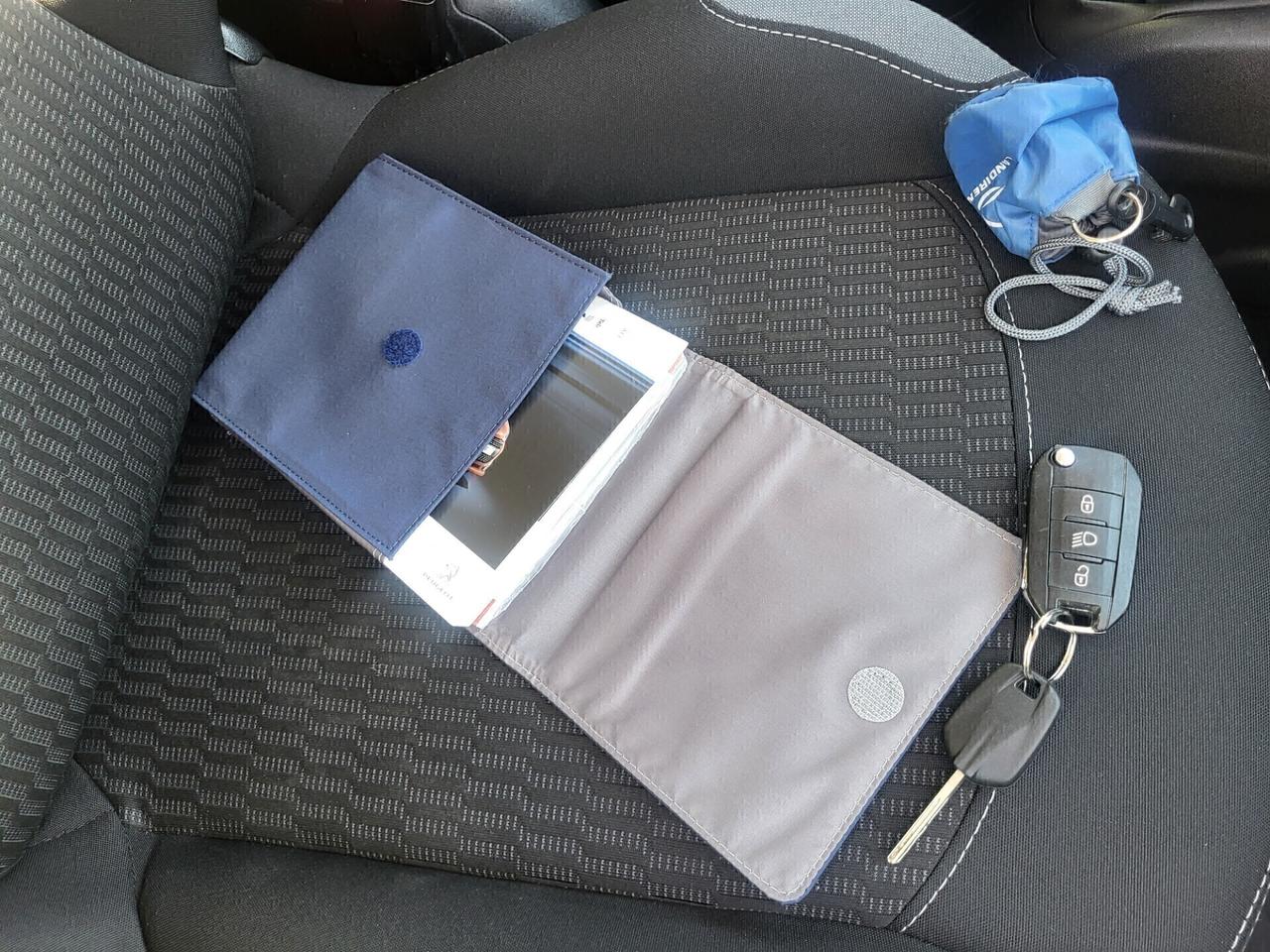 PEUGEOT 208-1,2 GPL-UNICA PROPRIET-3 REVISIONI