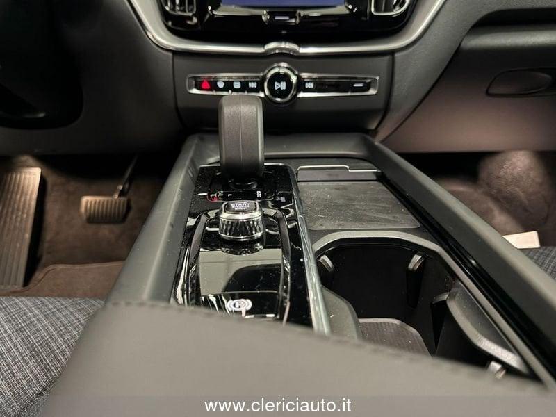 Volvo XC60 B4 (d) AWD automatico Core