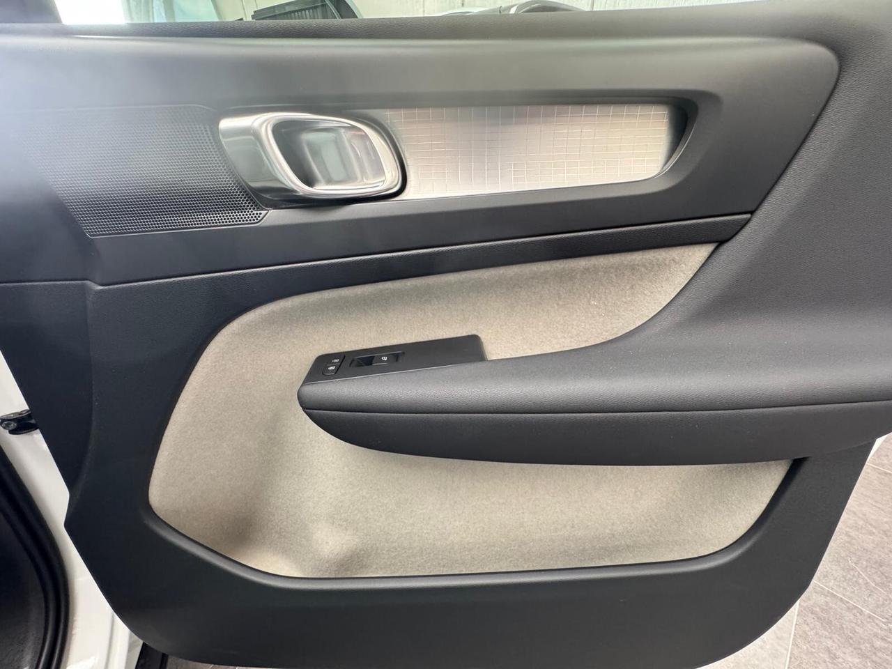 Volvo XC40 D4 AWD Geartronic Momentum