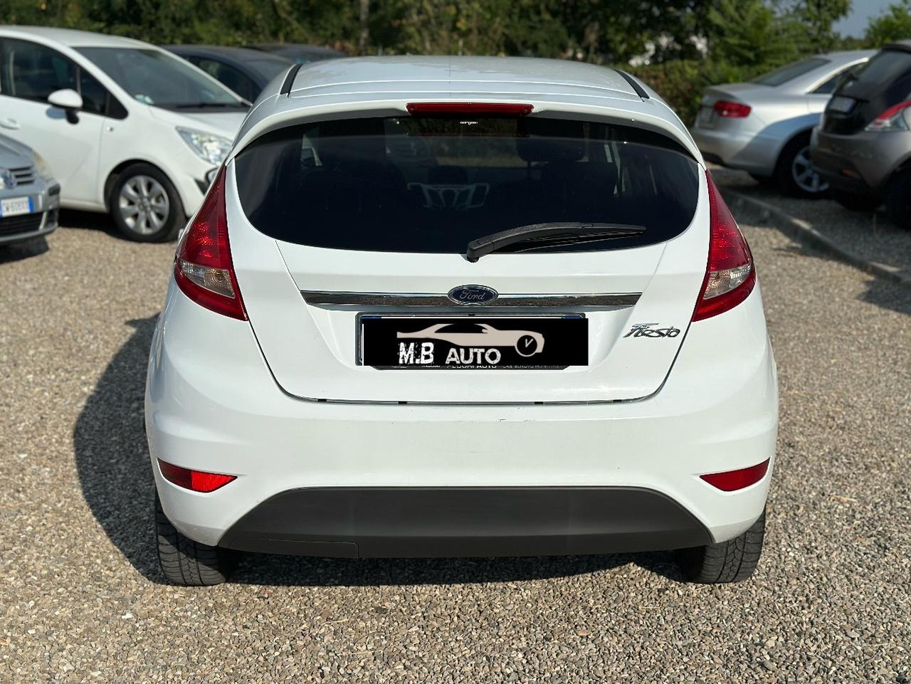 Ford Fiesta 1.4 5 porte Bz.- GPL Titanium OK NEOPATENTATI