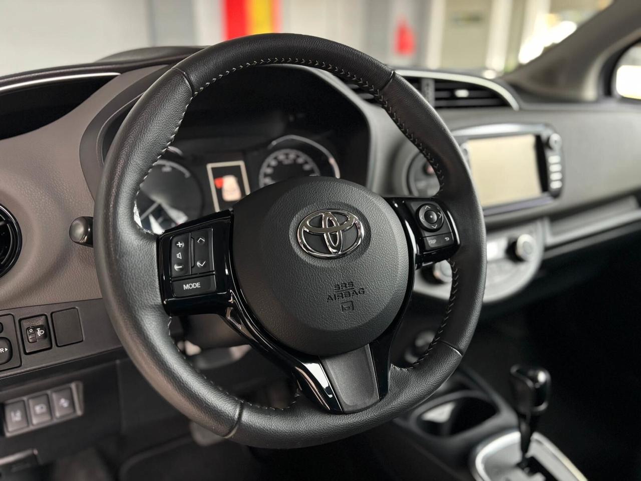 Toyota Yaris 1.5 Hybrid 5 porte Business