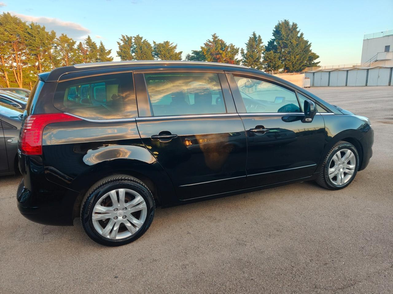 Peugeot 5008 1.6 e-HDi 115CV S&S ETG6 Allure