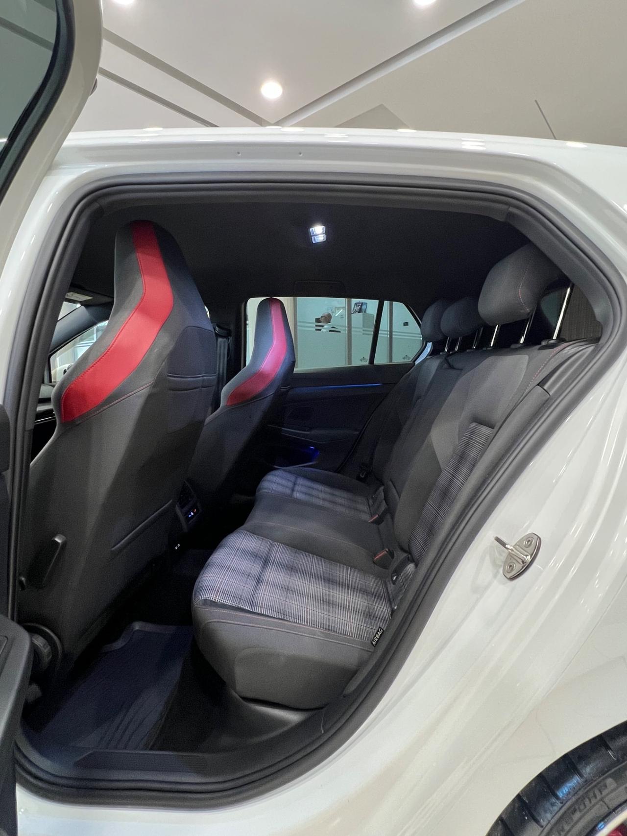 Volkswagen Golf GTI 2.0 TSI DSG