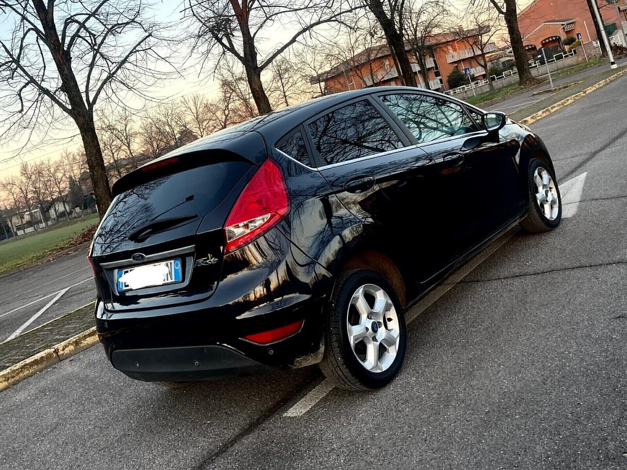 Ford Fiesta 1.4 5 porte Bz.- GPL Titanium
