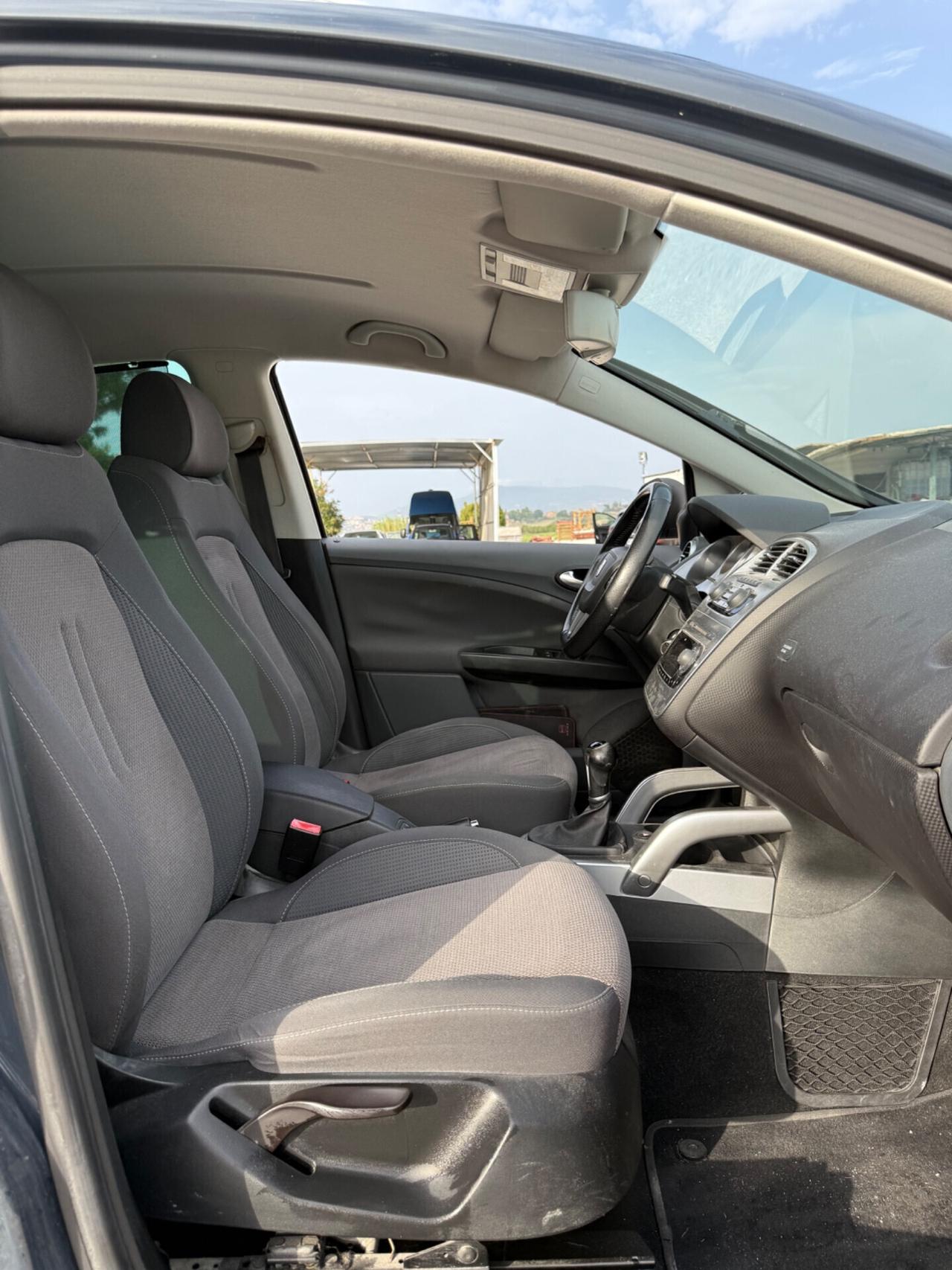 Seat Altea XL 1.6 benzina uniproprietà neopatentati
