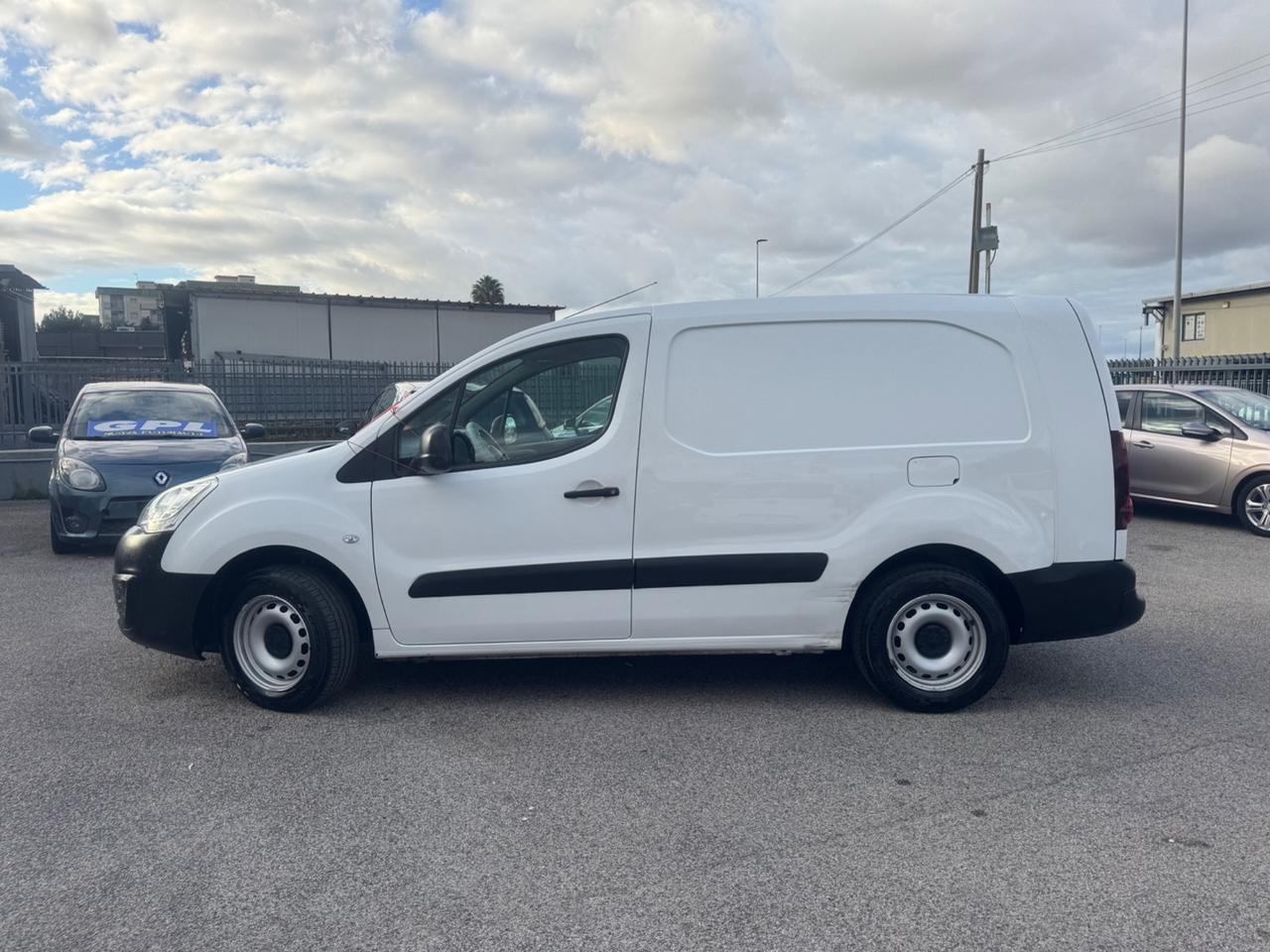 Peugeot Partner Passo Lungo con Porta Laterale Euro 6B