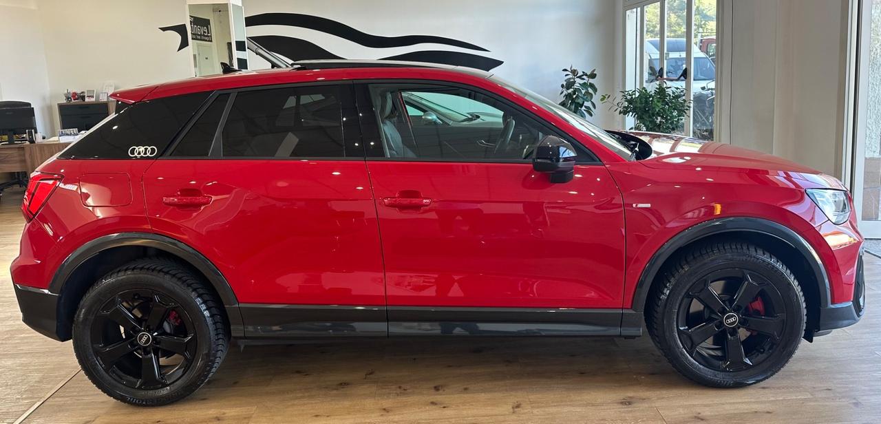 Audi Q2 35 TFSI Identity Black S-Line plus