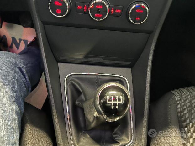 SEAT Leon 1.6 TDI 105 CV 5p. Style