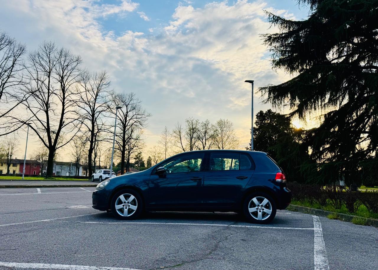 Volkswagen Golf 1.6 TDI DPF 5p. Highline