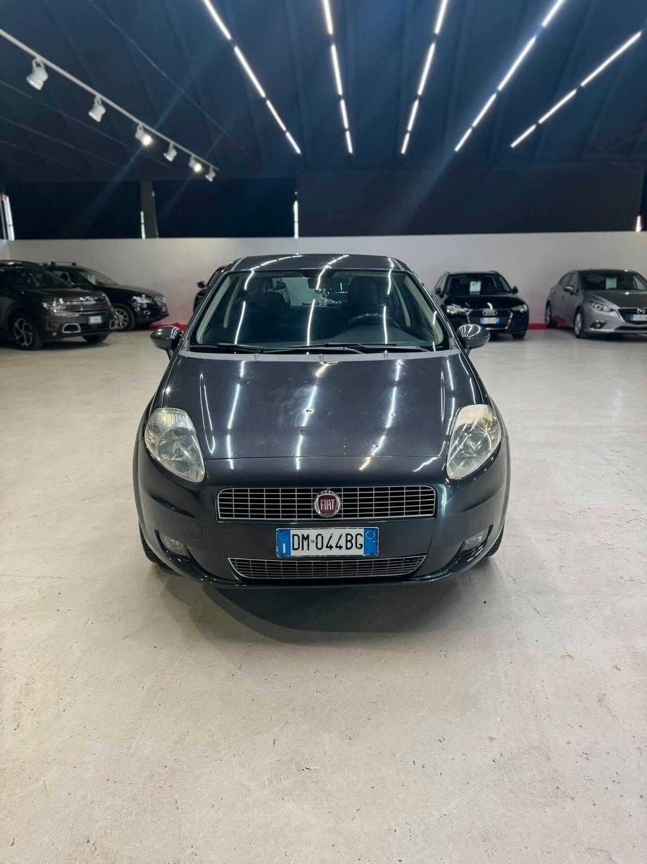 Fiat Punto GRANDE 1.4 5P DYNAMIC NATURAL POWER