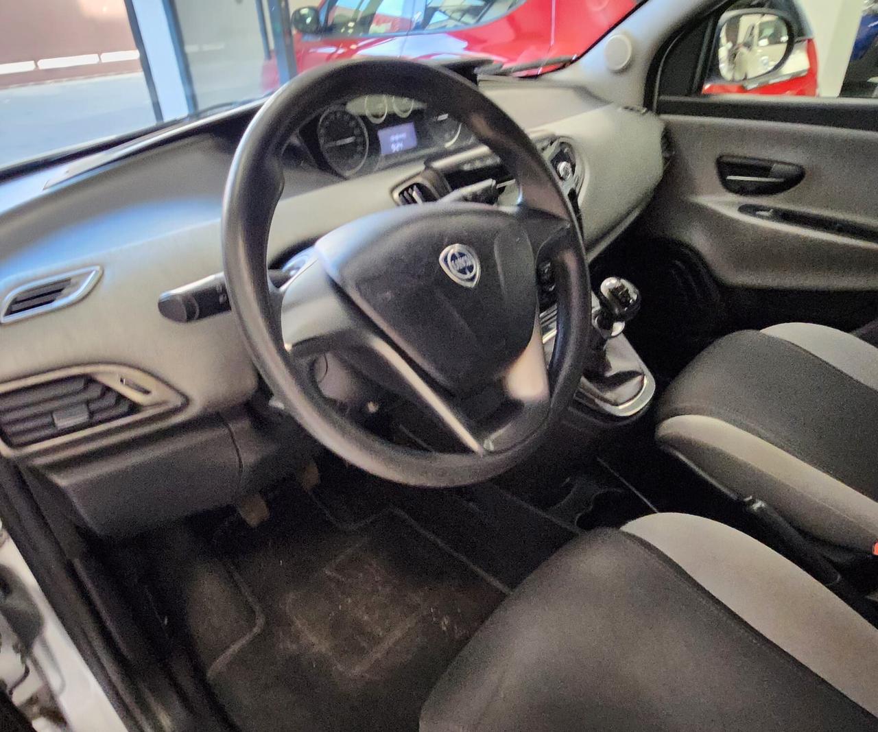 Lancia Ypsilon BENZ/METANO 85CV