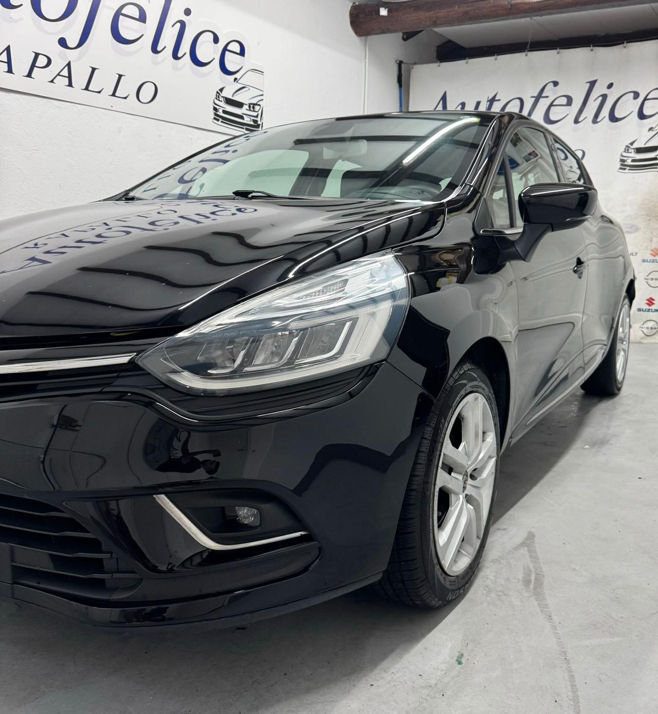 Renault Clio dCi 8V 90 CV 5 porte Moschino Intens 2020