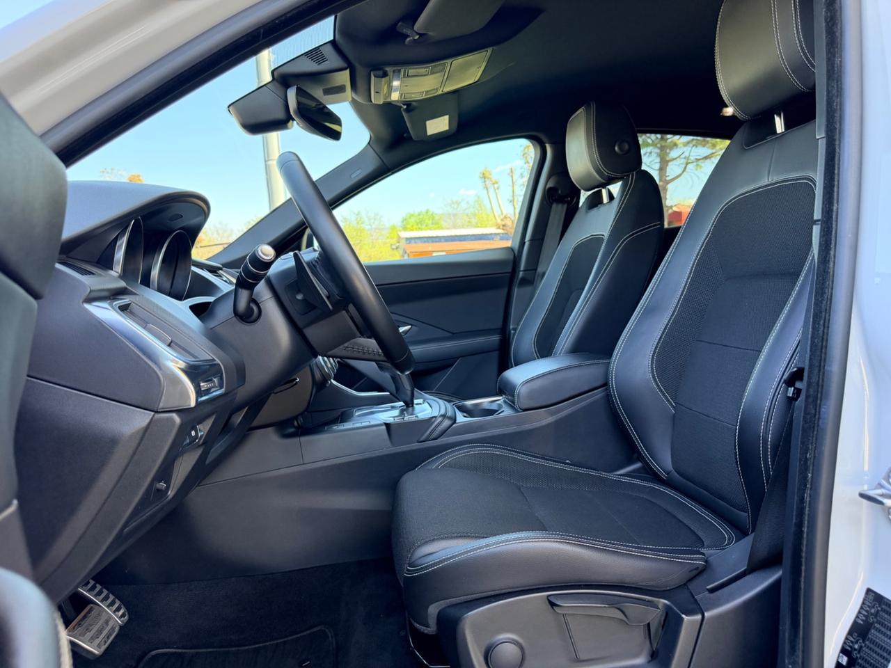 Jaguar E-Pace 2.0D 150 CV AWD aut. R-Dynamic HSE gesso