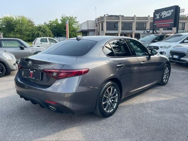 Alfa Romeo Giulia 2.2 Turbodiesel 210 CV AT8 AWD Q4 Veloce