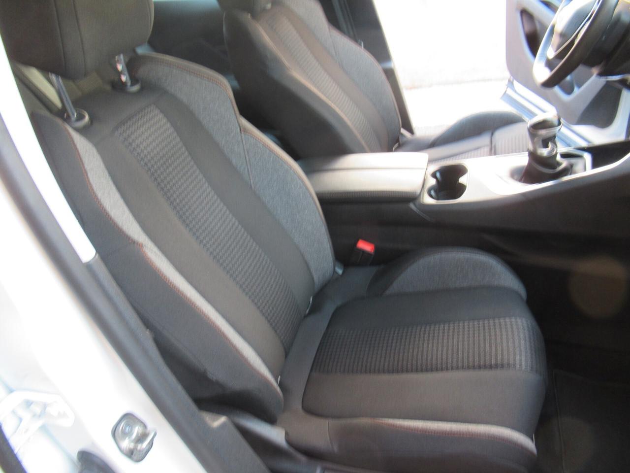 Peugeot 3008 BlueHDi 130 S&S Allure VIRTUAL COKPIT