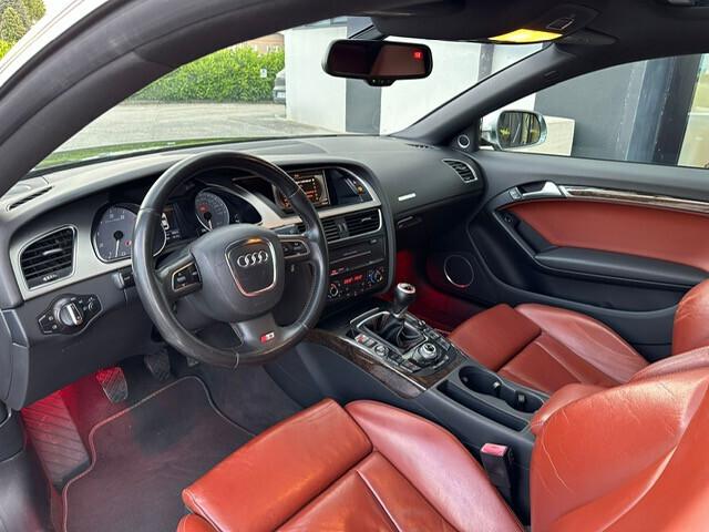Audi A5 S5 4.2 V8 quattro