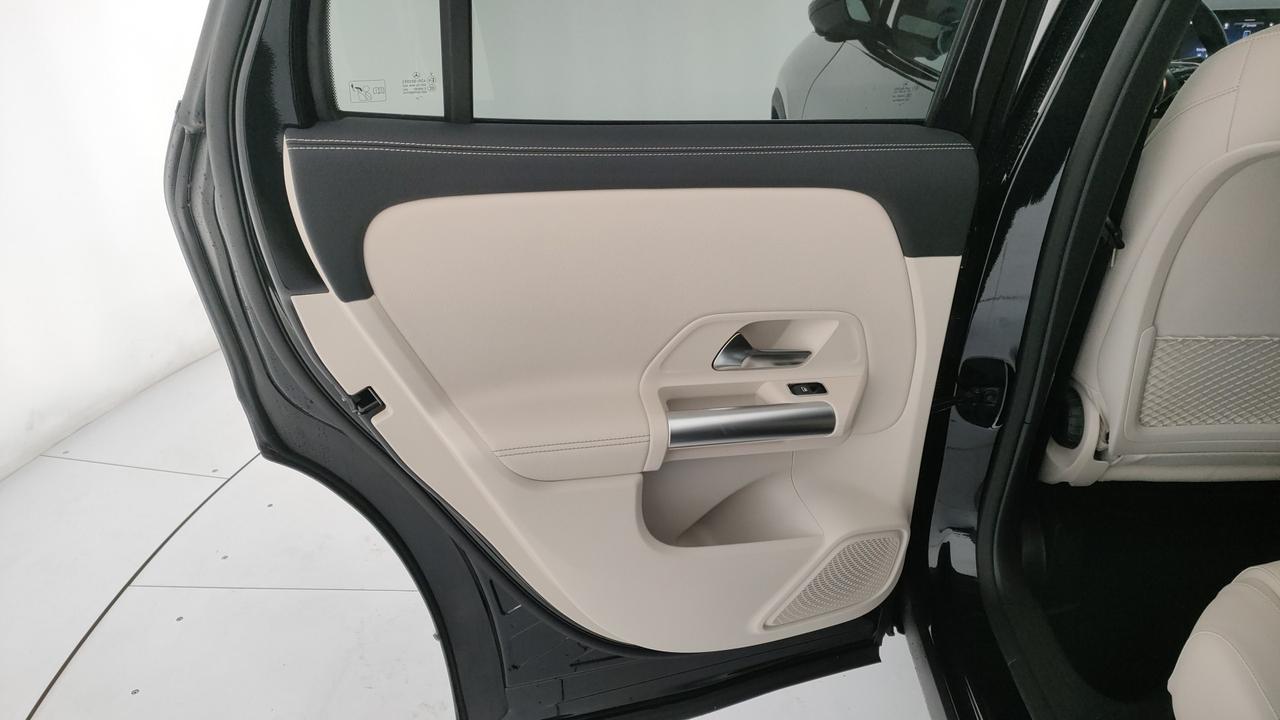 Mercedes-Benz GLA 200 d automatic