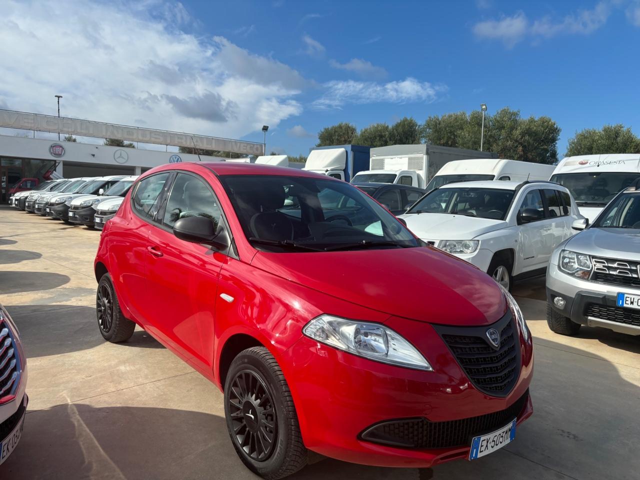 Lancia Ypsilon 0.9 TwinAir 85 CV 5 porte Metano Ecochic Elle