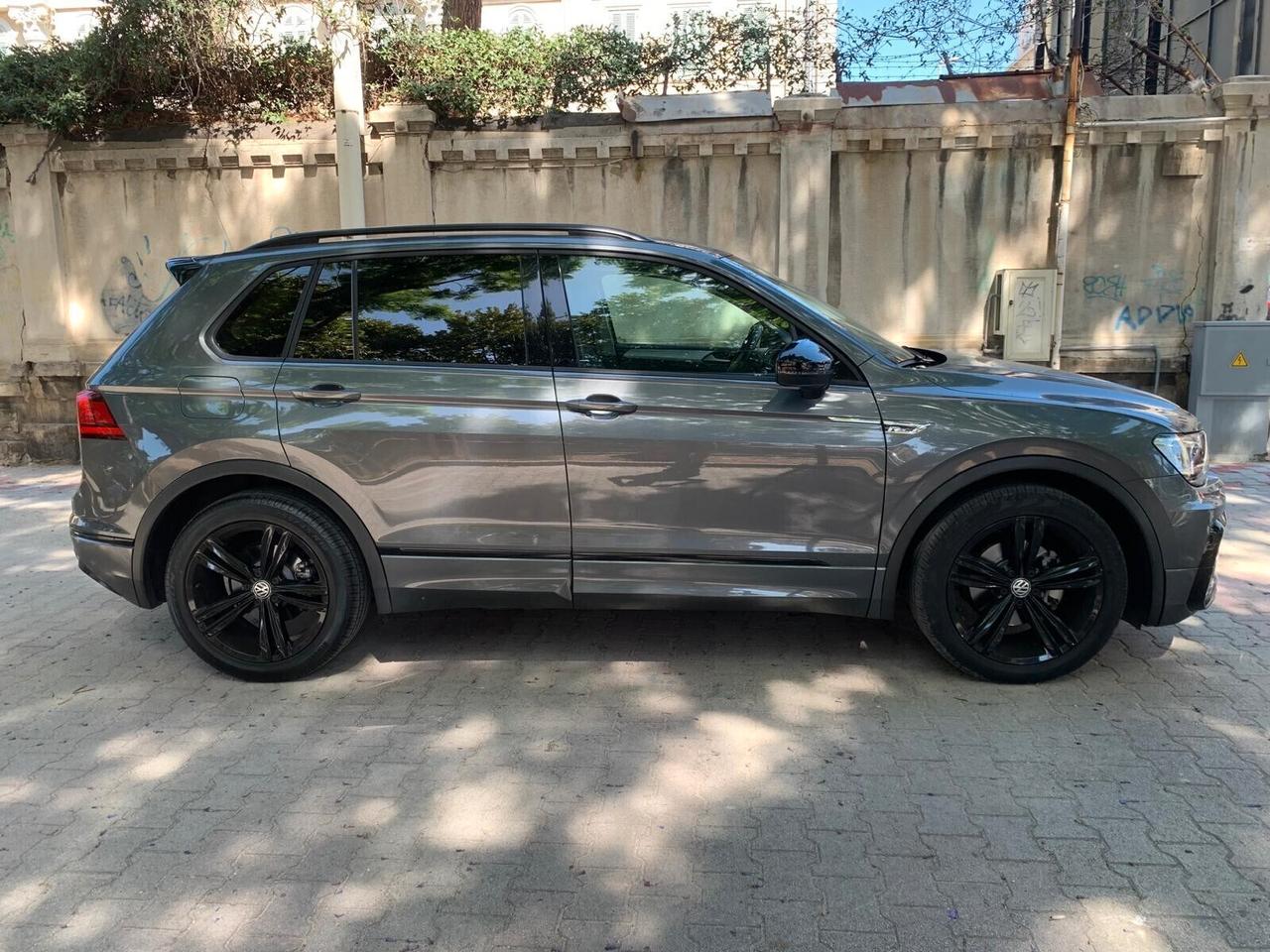 Volkswagen Tiguan 2.0 TDI SCR DSG Sport BlueMotion Technology R-LINE