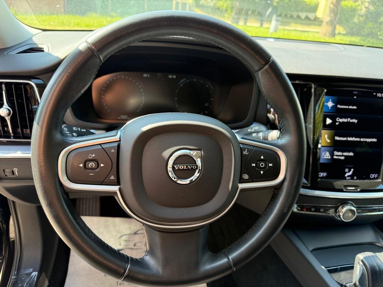 Volvo V60 B4 (d) Geartronic Momentum Pro Business PILOT ASSIST