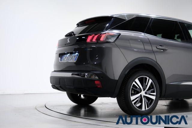 PEUGEOT 3008 HYBRID4 300 E-EAT8 ALLURE PACK