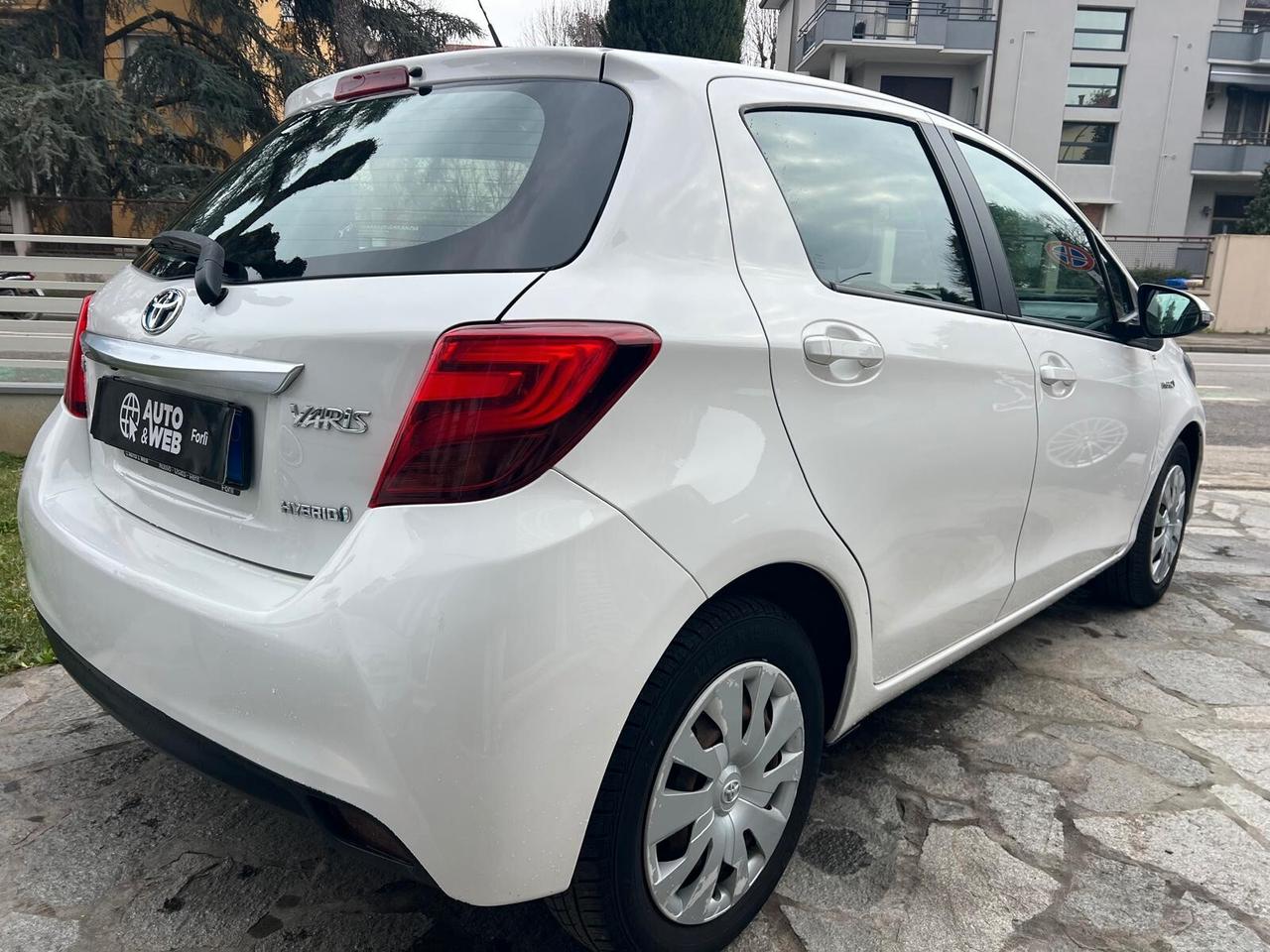 TOYOTA YARIS 1.5 HYBRID STYLE 5P NEOPATENTATI