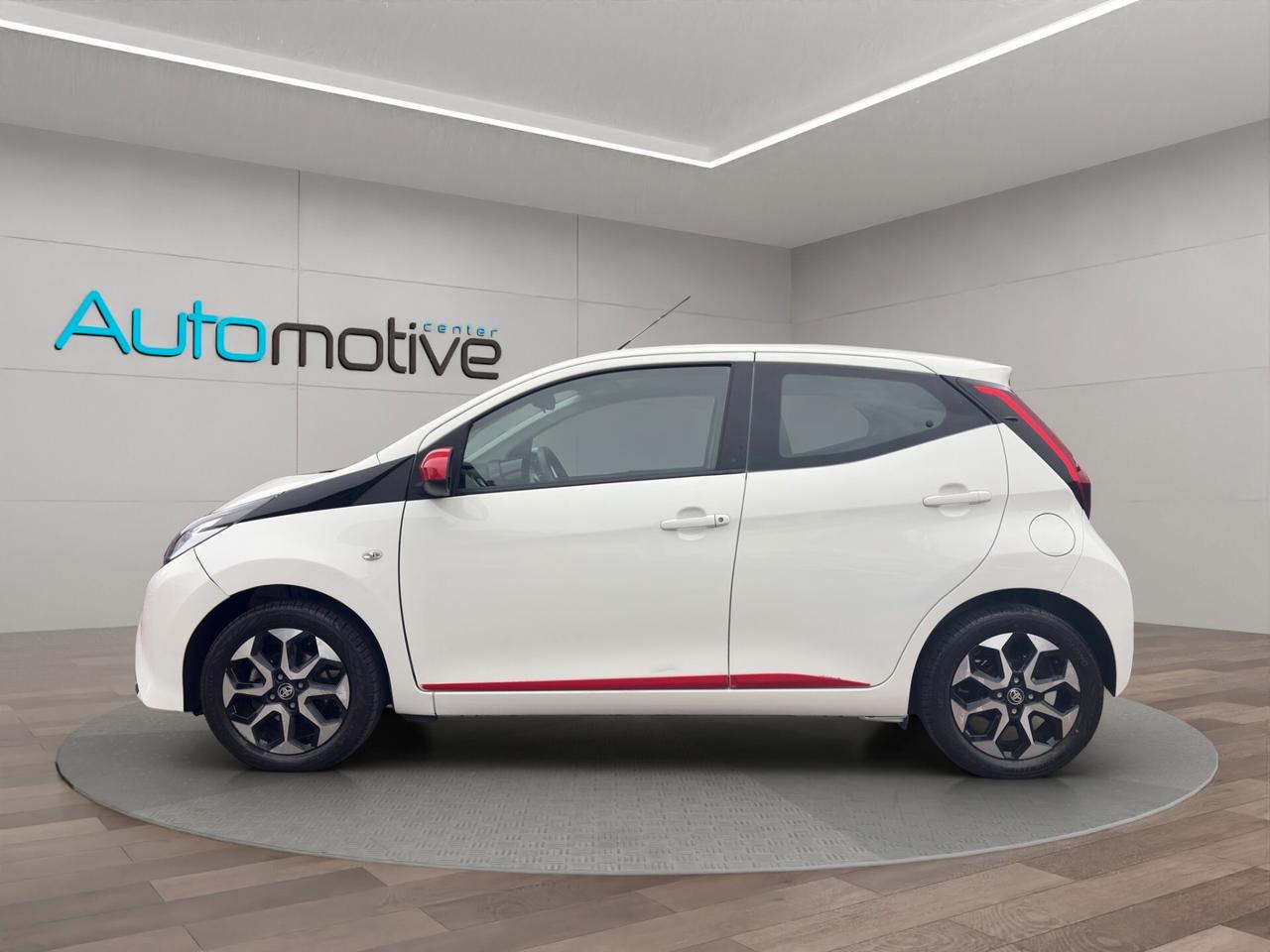 Toyota Aygo Connect 1.0 VVT-i 72 CV 5 porte x-play MMT